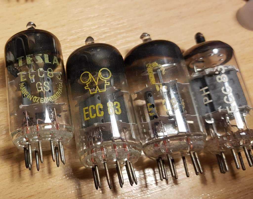 E s c. Радиолампа RFT ecc83. Ecc83 RFT. Лампы ecc81 RFT. Ecc83 Siemens.